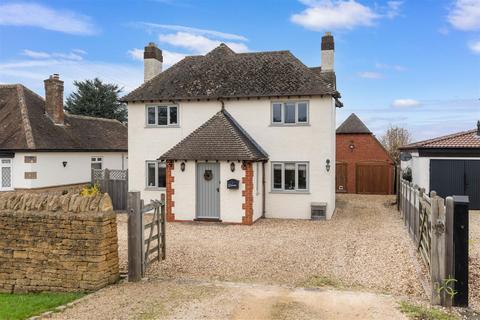 Eveward Leamington Road, Broadway, WR12 7ED
