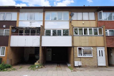 4 bedroom terraced house to rent, Fishermead Boulevard, Milton Keynes MK6