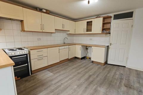 4 bedroom terraced house to rent, Fishermead Boulevard, Milton Keynes MK6