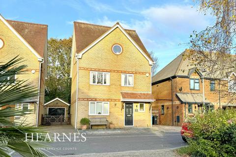 4 bedroom detached house for sale, Lulworth Close, Hamworthy, Poole, BH15