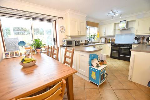 4 bedroom detached house for sale, Lulworth Close, Hamworthy, Poole, BH15