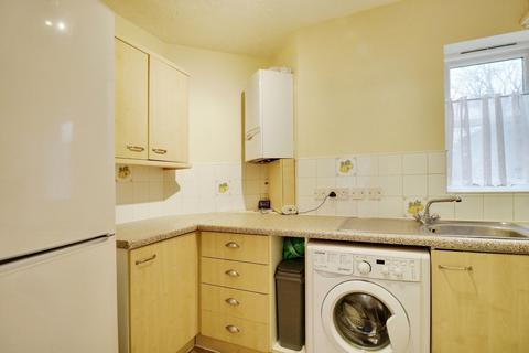 2 bedroom flat to rent, Bramble Tye, Basildon, SS15