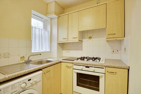 2 bedroom flat to rent, Bramble Tye, Basildon, SS15