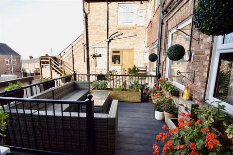 2 bedroom flat for sale, Old Durham Road, High Fell, Gateshead