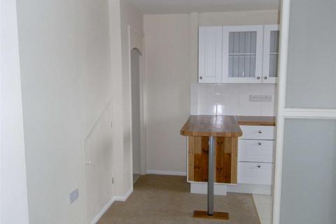 1 bedroom terraced house to rent, St Crispians, Seaford