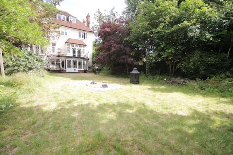 6 bedroom detached house to rent, Dollis Avenue,