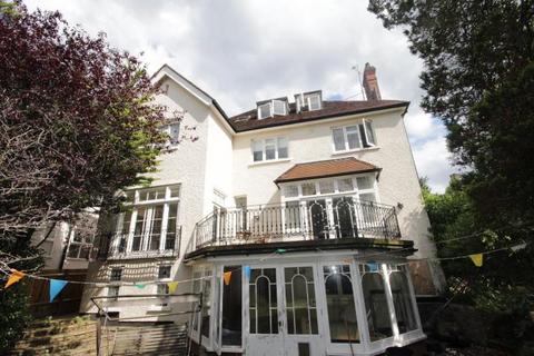 6 bedroom detached house to rent, Dollis Avenue