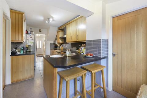 17 Forest Road, Paddock Wood, Tonbridge, TN12 6JU