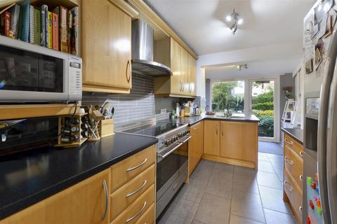 17 Forest Road, Paddock Wood, Tonbridge, TN12 6JU