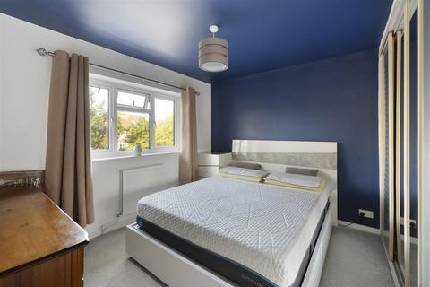 17 Forest Road, Paddock Wood, Tonbridge, TN12 6JU