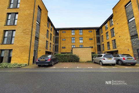 1 bedroom flat for sale, 1 Tala Close, Surbiton, Surrey. KT6