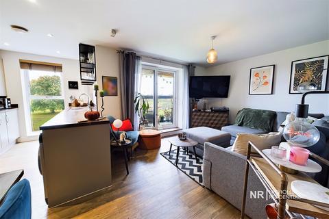 1 bedroom flat for sale, 1 Tala Close, Surbiton, Surrey. KT6