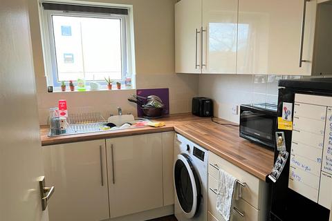 1 bedroom apartment to rent, North Row, Milton Keynes MK9