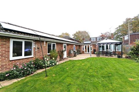 5 bedroom detached house for sale, Nash Grove Lane, Finchampstead