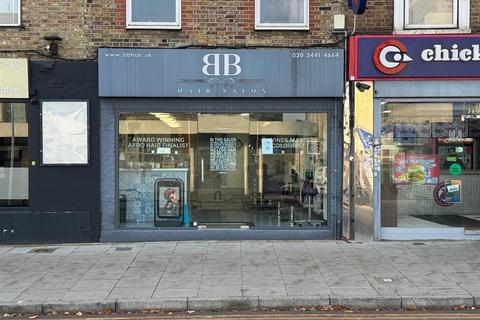 Shop to rent, High Road, South Woodford