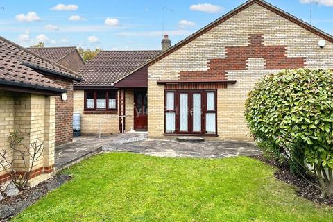 3 bedroom semi-detached bungalow for sale, Elderberry Close, Basildon SS16