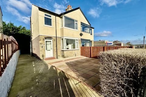 3 bedroom semi-detached house for sale, Southfield Road, Almondbury, Huddersfield, HD5 8RY