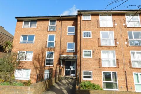 2 bedroom flat to rent, Berrylands, Surbiton