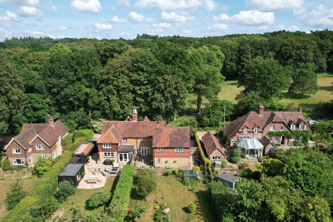 3 bedroom semi-detached house to rent, Hearn Vale, Headley Down, Bordon, Hampshire, GU35