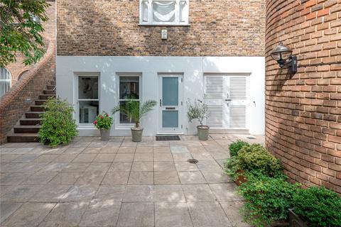 Studio to rent, Kinnerton Yard, London, SW1X