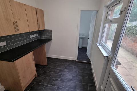 3 bedroom end of terrace house to rent, Ellys Road, Coventry, CV1 4EW