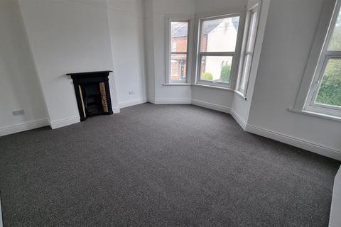 3 bedroom end of terrace house to rent, Ellys Road, Coventry, CV1 4EW