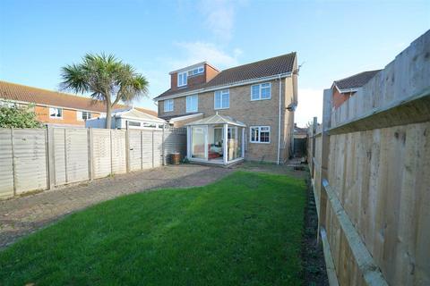 3 bedroom semi-detached house for sale, Acorn Close, Selsey