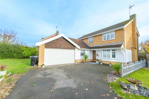 4 bedroom detached house for sale, Braemar Close, Grantham NG31