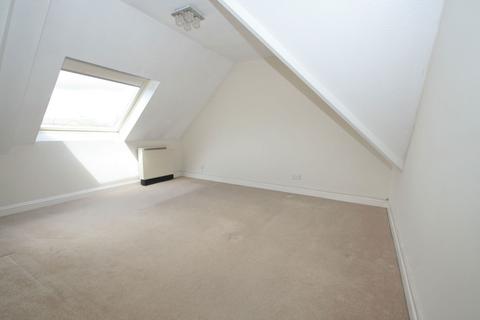 2 bedroom flat to rent, Swan Court, Newbury RG14