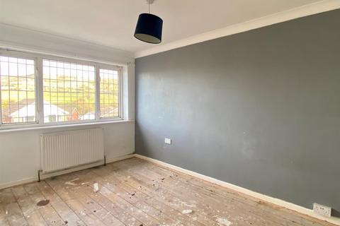 28 Ashfield Drive, Halifax, HX3 5PG