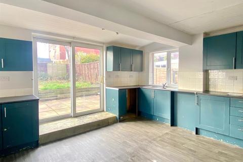 28 Ashfield Drive, Halifax, HX3 5PG