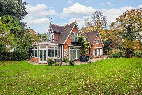 4 bedroom link detached house for sale, Kemnal Road, Chislehurst