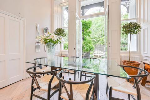 2 bedroom flat to rent, Cornwall Gardens, South Kensington, London, SW7