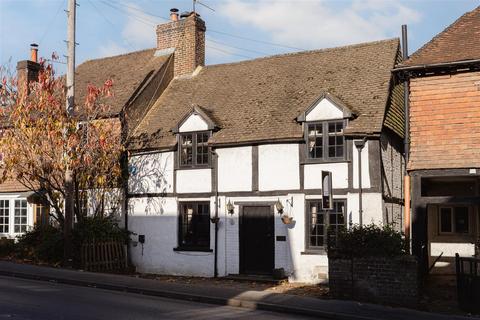 3 bedroom semi-detached house for sale, High Street, Nutfield, RH1