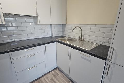 2 bedroom flat to rent, Etchingham Park Road, London N3