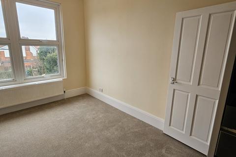 2 bedroom flat to rent, Etchingham Park Road, London N3