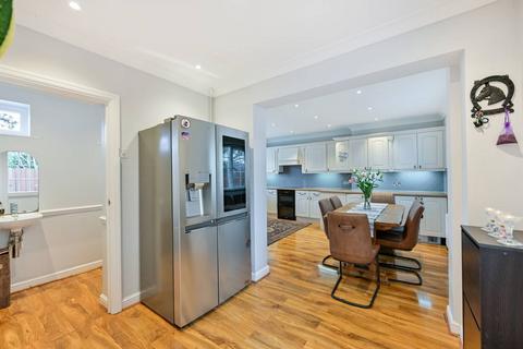 1 Killester Gardens, Worcester Park, KT4 8UA