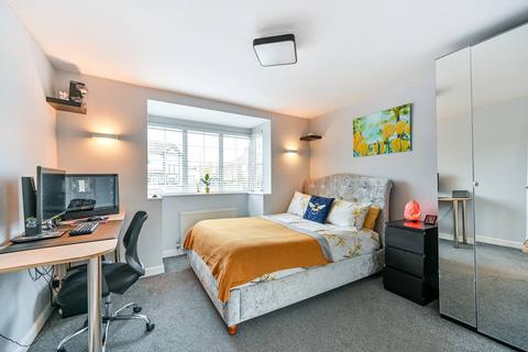 1 Killester Gardens, Worcester Park, KT4 8UA