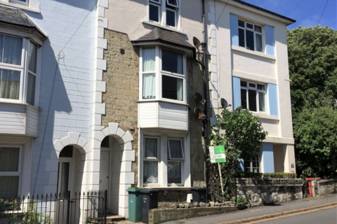 1 bedroom flat to rent, Albert Street, Ventnor PO38