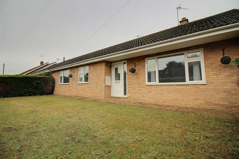 3 bedroom semi-detached bungalow to rent, Neville Close, Saham Toney, Thetford