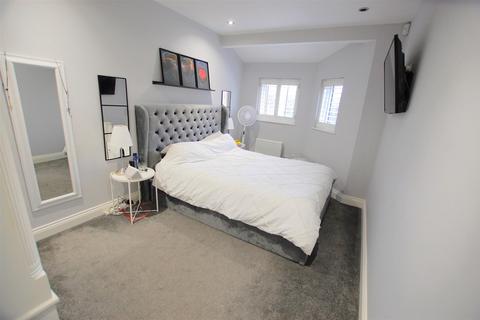 3 bedroom end of terrace house for sale, Broadwater Crescent, Welwyn Garden City