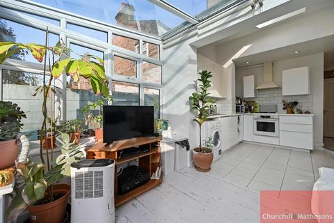 3 bedroom flat for sale, Oldfield Road, London