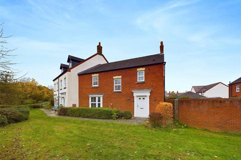 3 bedroom semi-detached house for sale, Sandfield Close, Lichfield