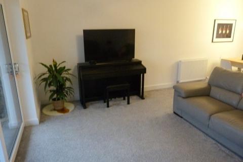 2 bedroom flat to rent, Carnegie Court, Elgin