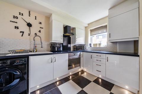 2 bedroom flat for sale, Newbury,  Berkshire,  RG14