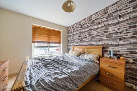 2 bedroom flat for sale, Newbury,  Berkshire,  RG14