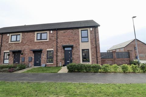 3 bedroom end of terrace house for sale, Parisi Way, Pocklington, York