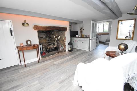 2 bedroom cottage for sale, Clevedon Road, Weston-In-Gordano