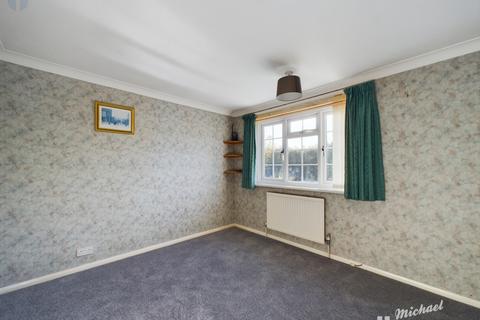 3 bedroom semi-detached house for sale, Northfield Road, Aylesbury, Buckinghamshire