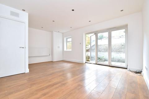 4 bedroom house to rent, London Road, London SE23